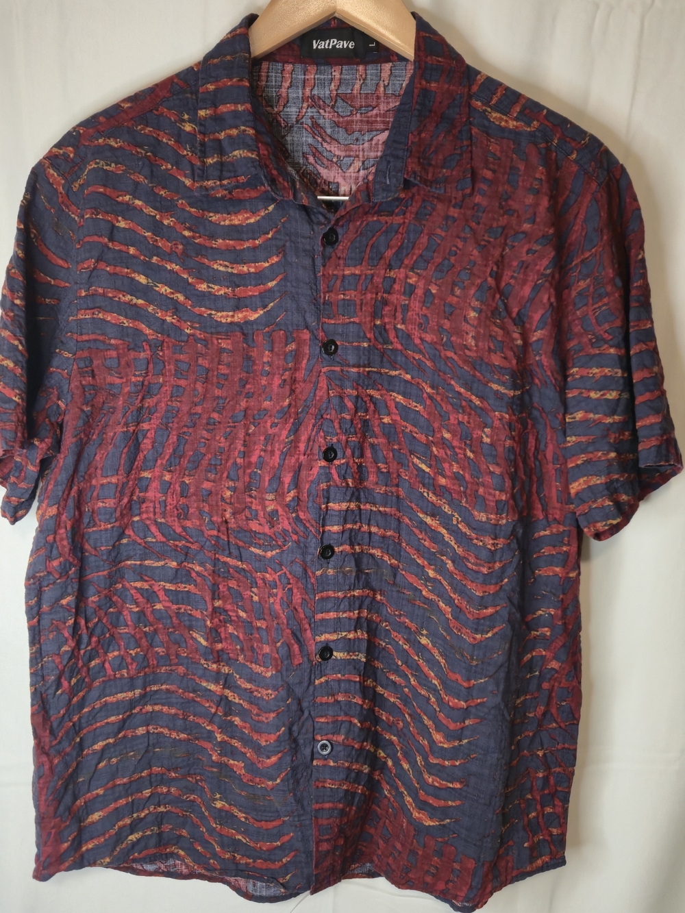 Men's Short-Sleeve Button-Up Shirt in Navy and Burgundy0865